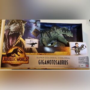 Jurassic World Dominion Super Colossal Giganotosaurus Dinosaur Toy NEW